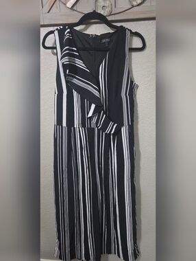 SPENSE    Black & White Striped   Sleeveless Faux Wrap CROP JUMPSUIT Size 8